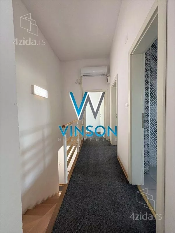 Četvoroiposoban stan | 4zida