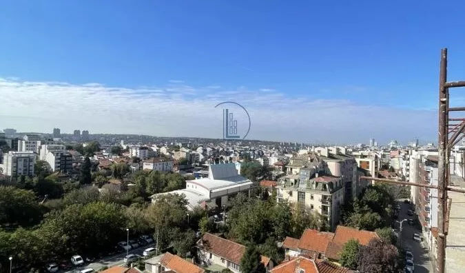 Četvoroiposoban stan | 4zida
