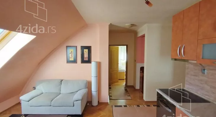 Petosoban stan | 4zida