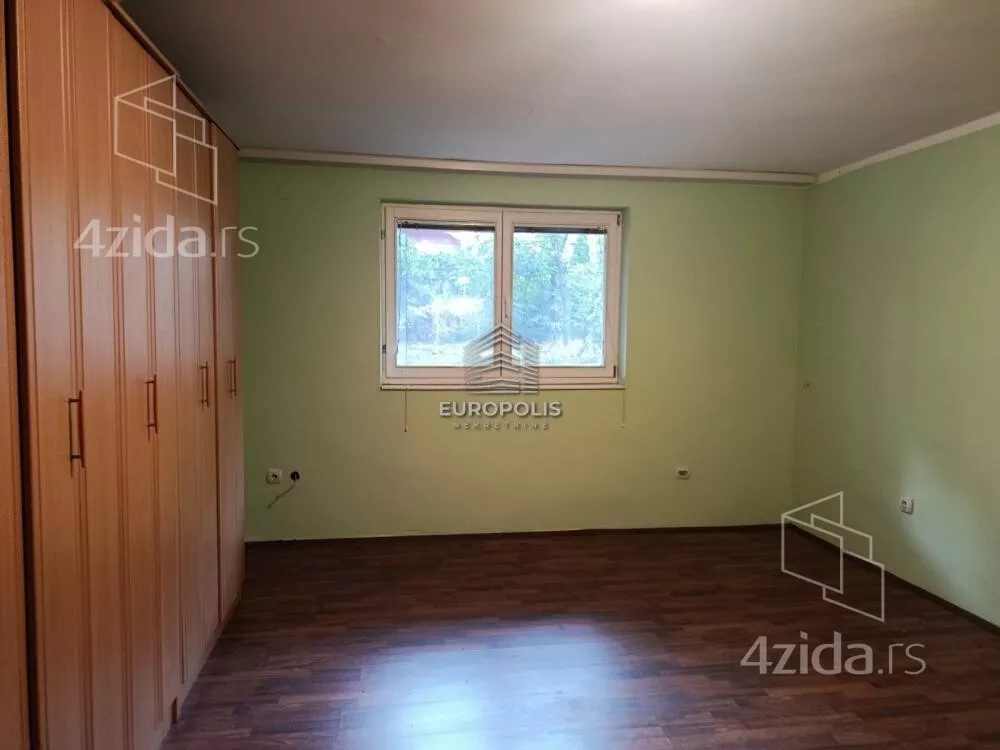Petoiposoban stan | 4zida