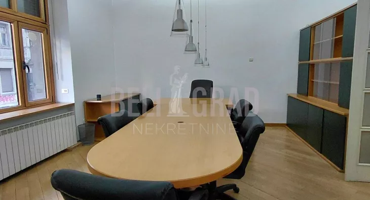 Šestosoban stan | 4zida