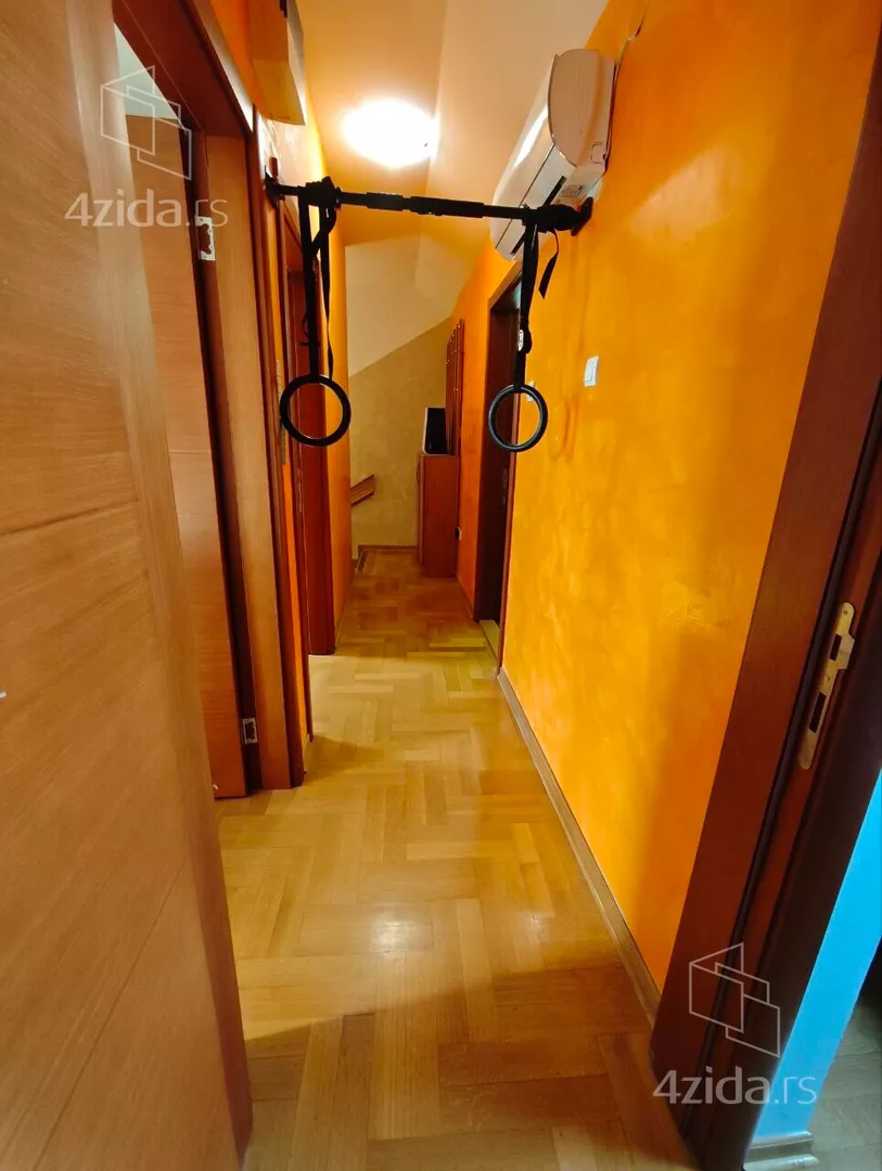 Četvoroiposoban stan | 4zida