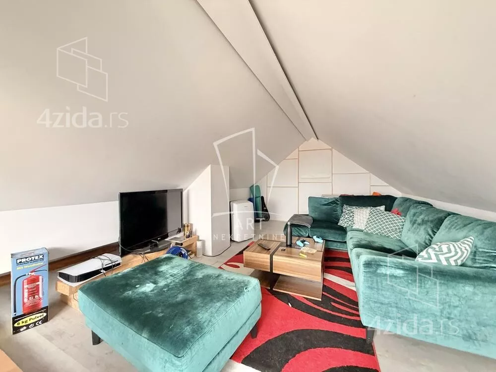 Troiposoban stan | 4zida