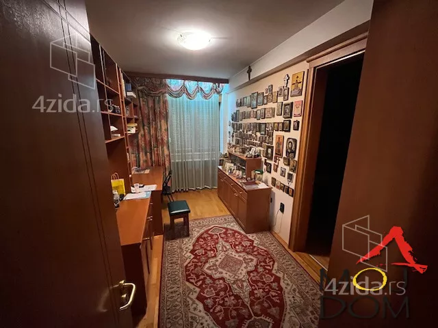 Petosoban stan | 4zida