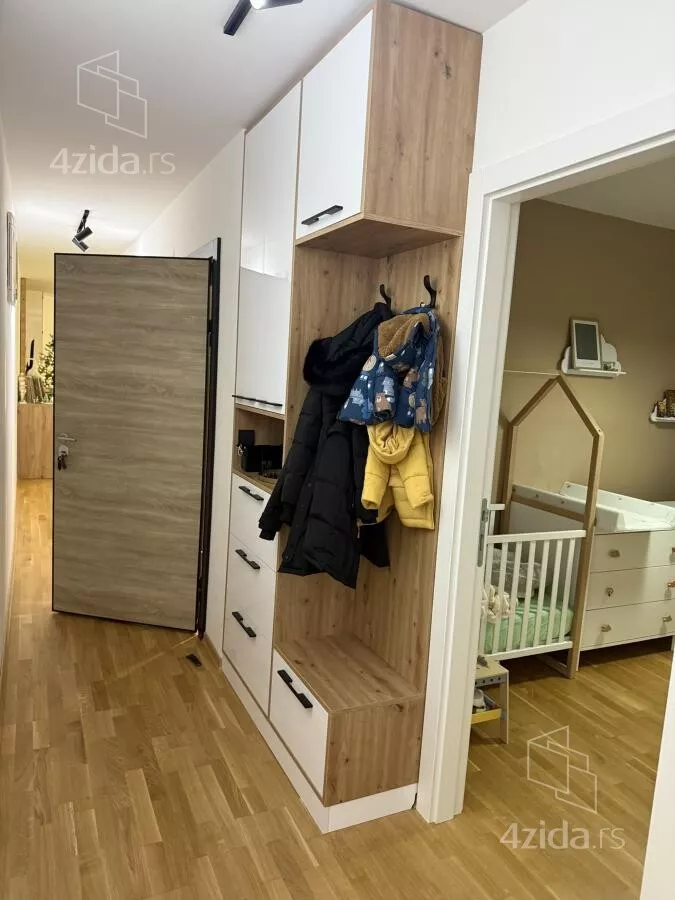 Troiposoban stan | 4zida