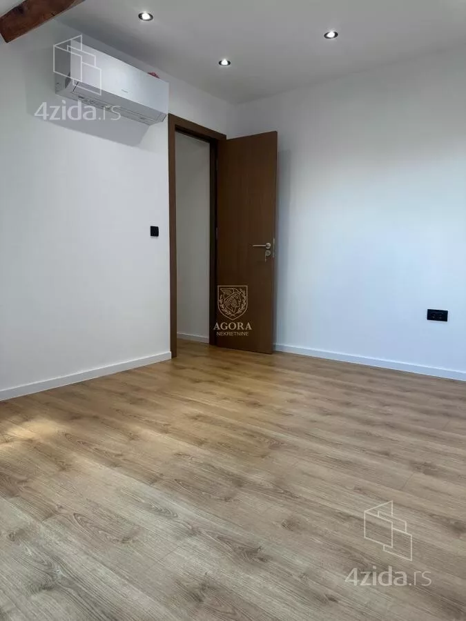 Četvoroiposoban stan | 4zida