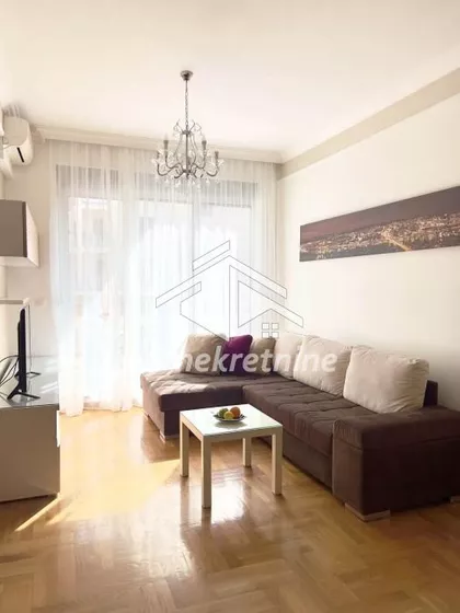 Crveni Krst Vračar | 4zida.rs