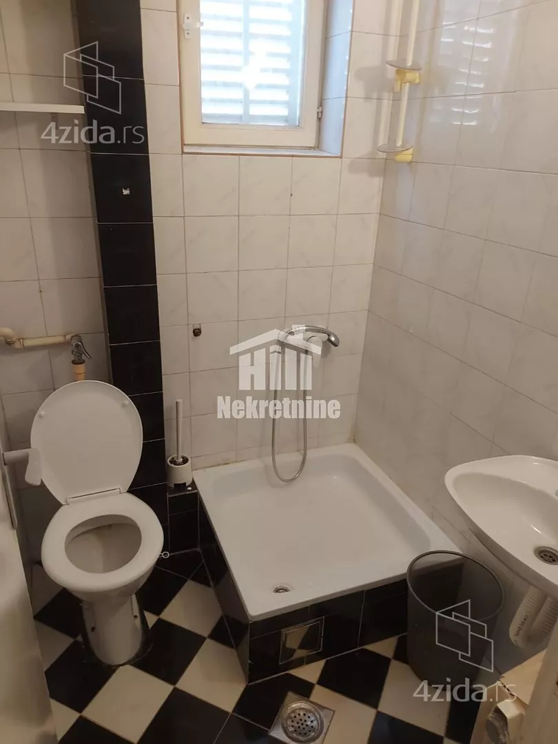 5-etažna kuća | 4zida