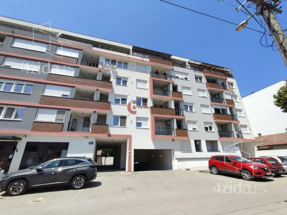 Parking | 4zida