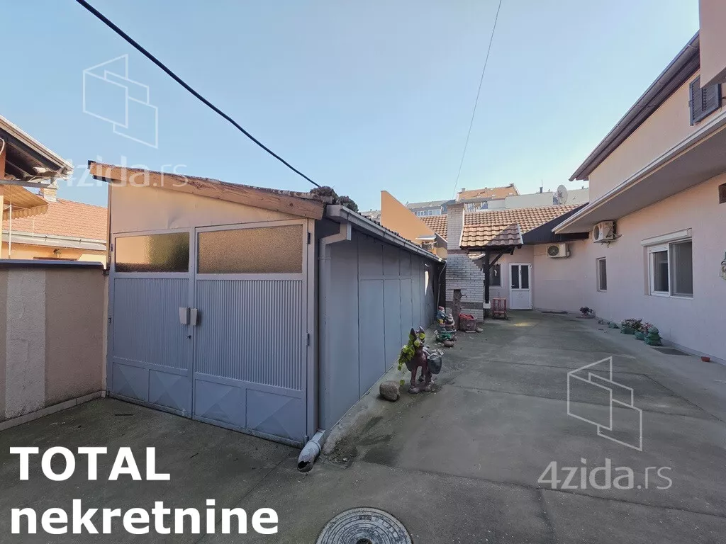 Plac | 4zida
