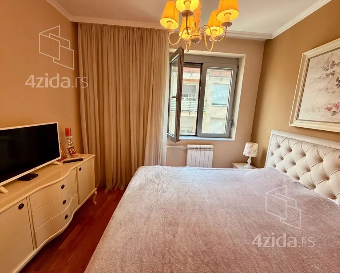 Troiposoban stan | 4zida