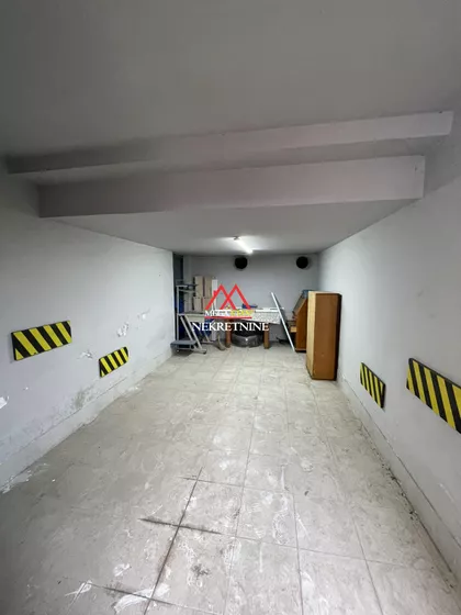 Feješ Klare | 4zida.rs