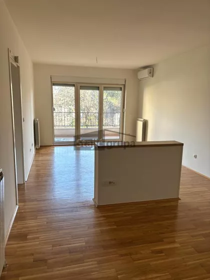 Šekspirova | 4zida.rs