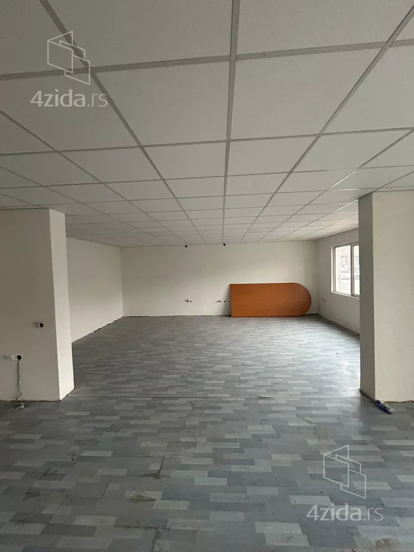 Poslovna zgrada | 4zida