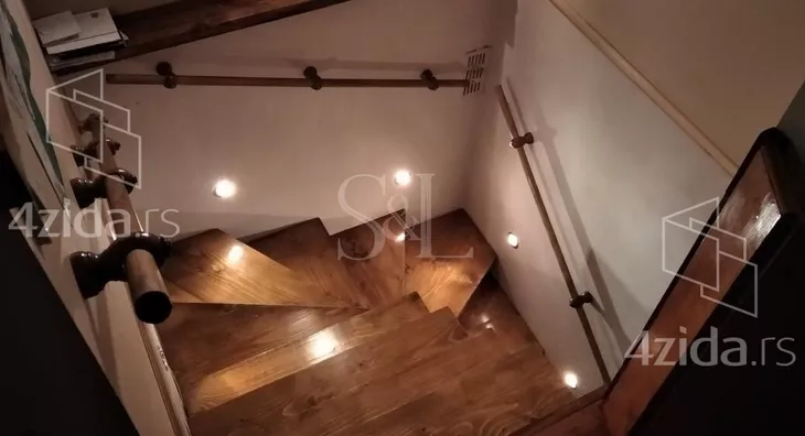 Šestosoban stan | 4zida