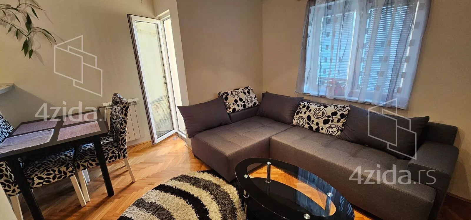 Jednoiposoban stan | 4zida