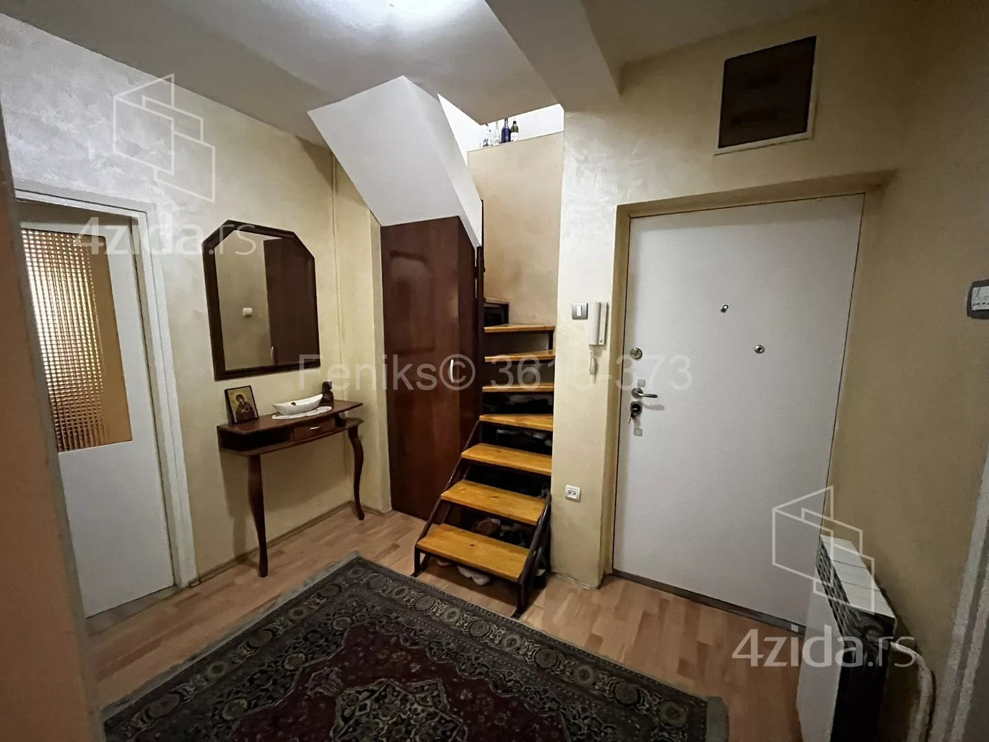 Šestosoban stan | 4zida