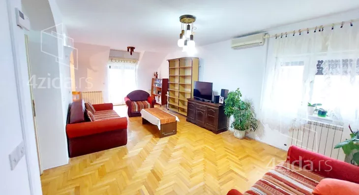 Petoiposoban stan | 4zida