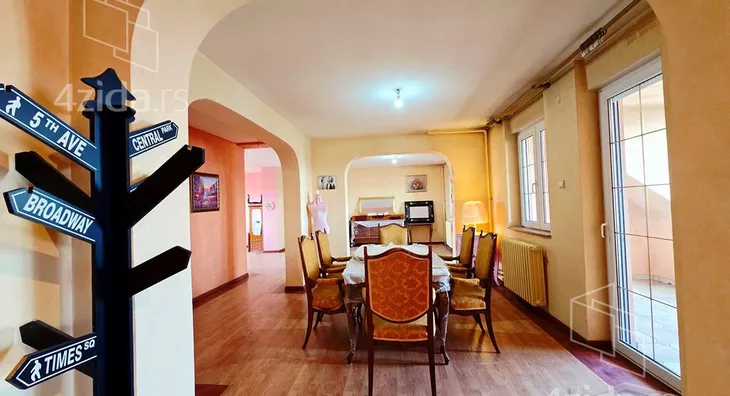 Petosoban stan | 4zida