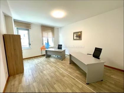 Crveni Krst Vračar | 4zida.rs