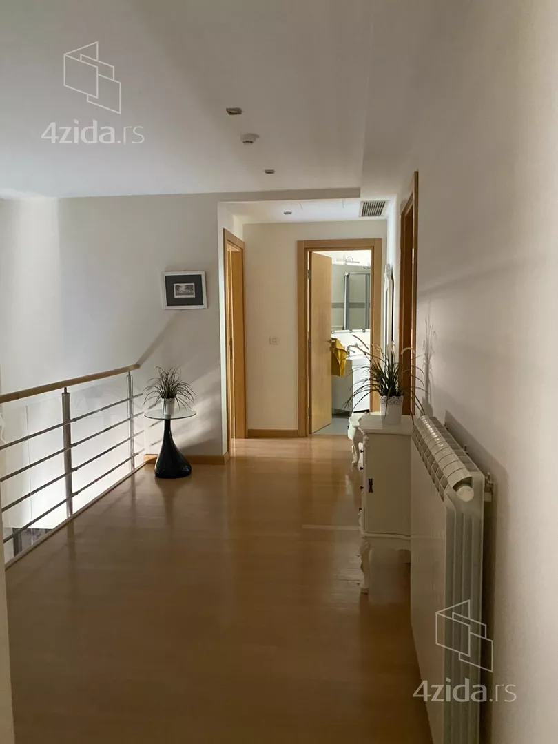 4-etažna kuća | 4zida
