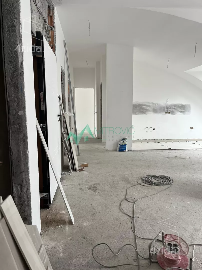 Četvoroiposoban stan | 4zida