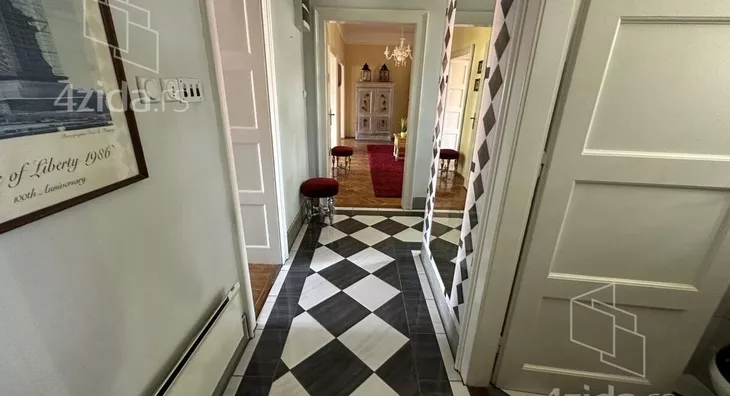 Četvorosoban stan | 4zida