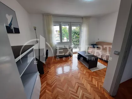 Rentgenova | 4zida.rs