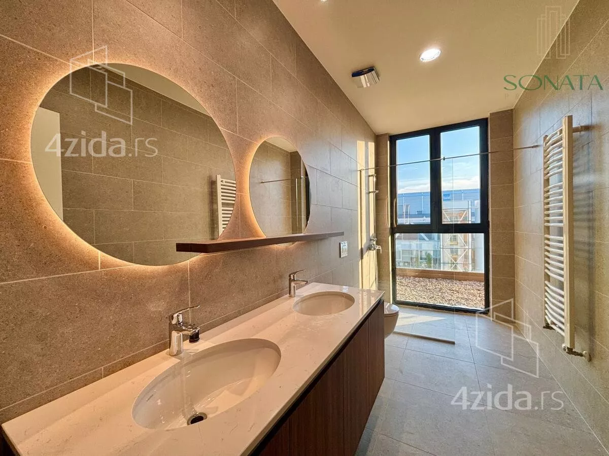 Šestosoban stan | 4zida