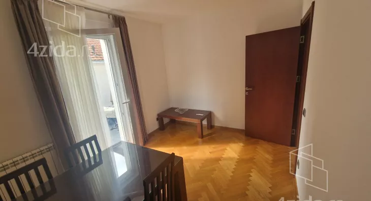 Šestosoban stan | 4zida