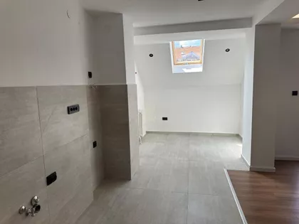 Radnih Akcija | 4zida.rs
