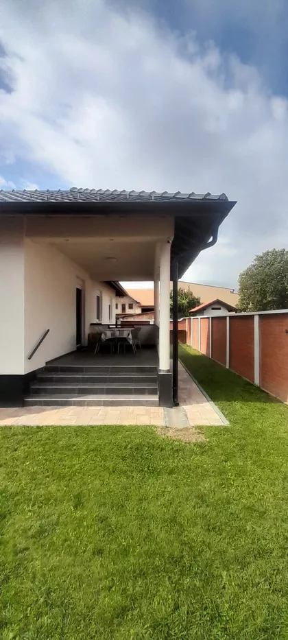 Milice Tomić | 4zida.rs