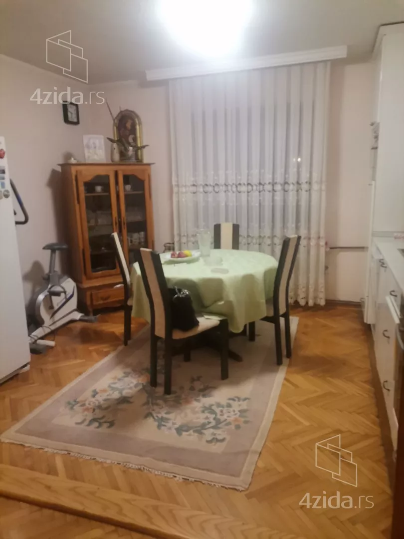 3-etažna kuća | 4zida