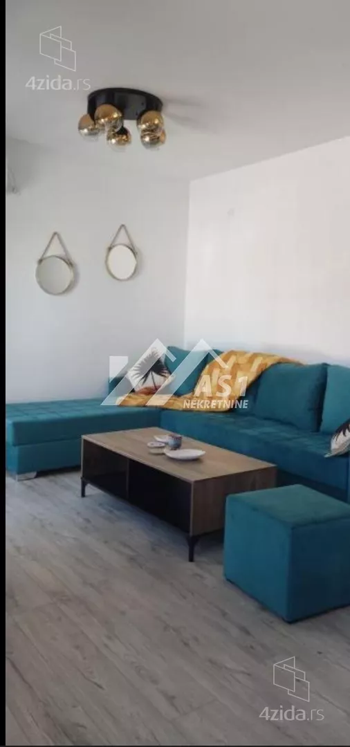 Poslovna zgrada | 4zida