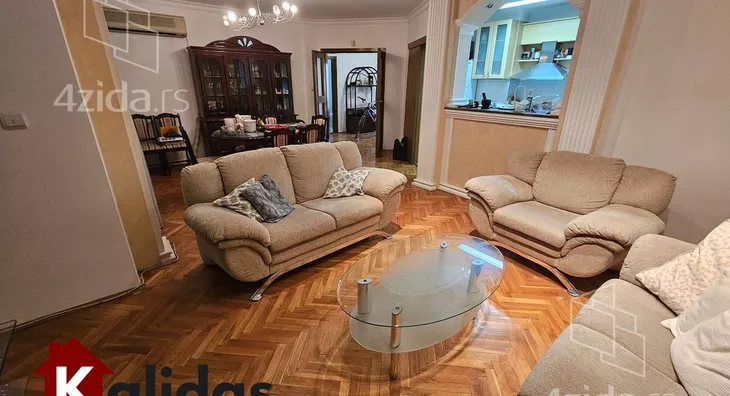 Troiposoban stan | 4zida