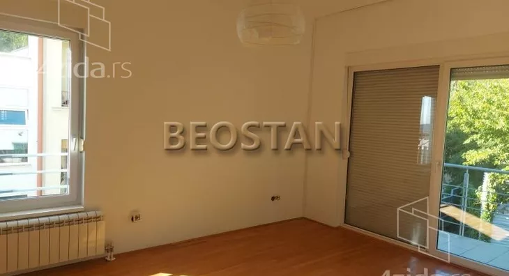 Šestosoban stan | 4zida