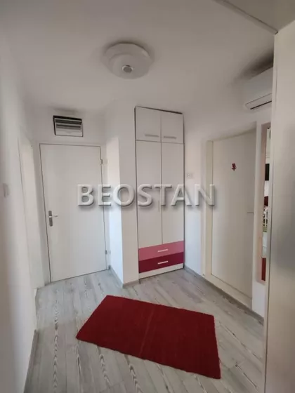 Železnik | 4zida.rs