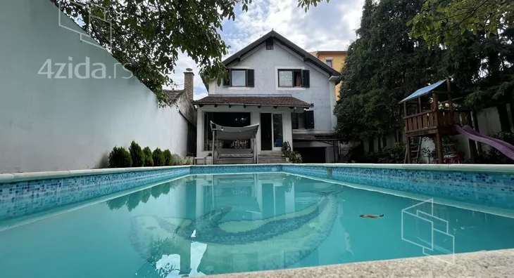 Kuća | 4zida