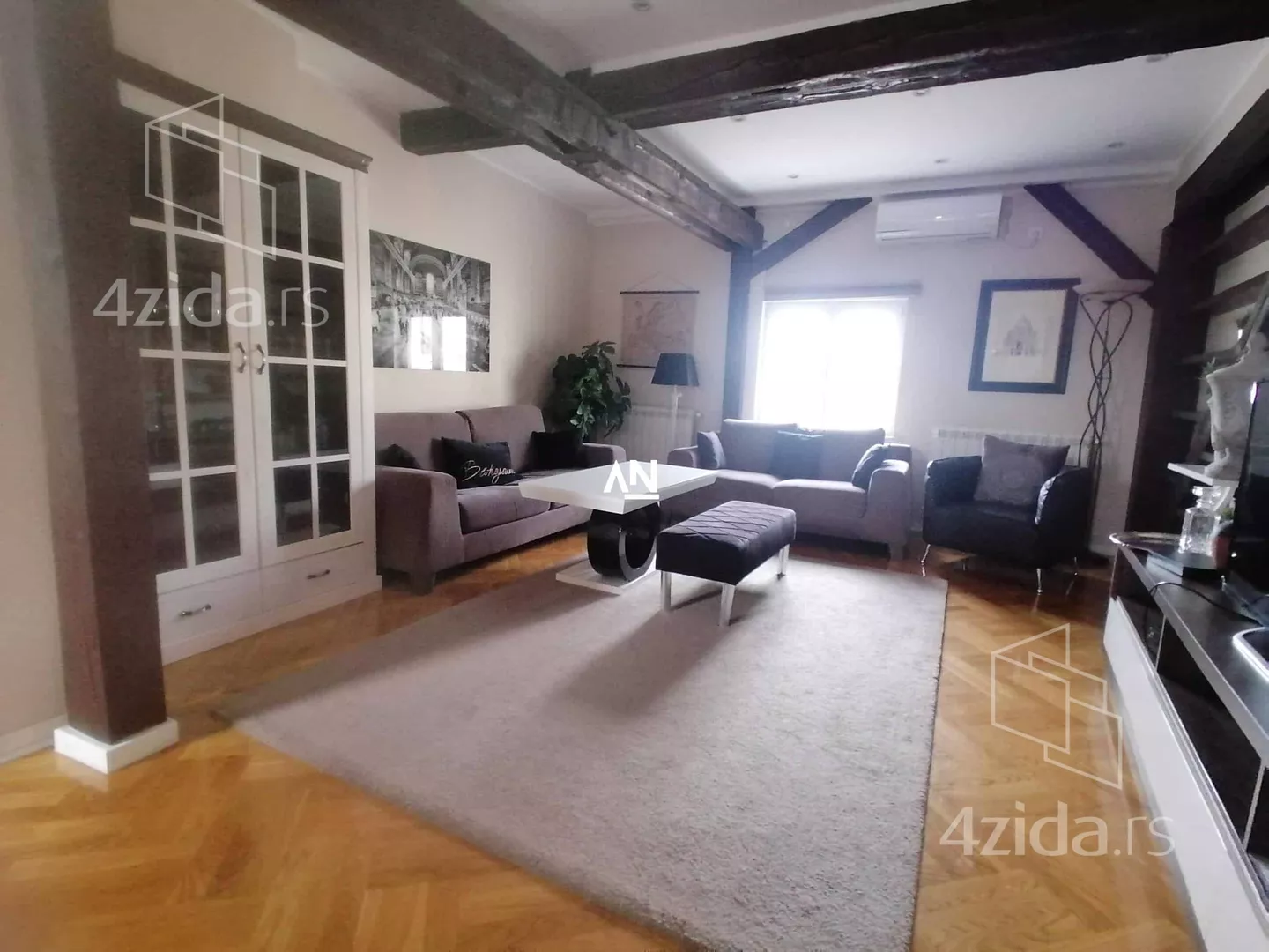 Petosoban stan | 4zida