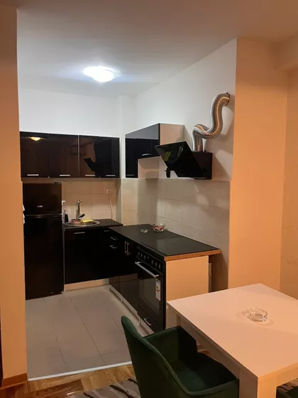 Crveni Krst Vračar | 4zida.rs