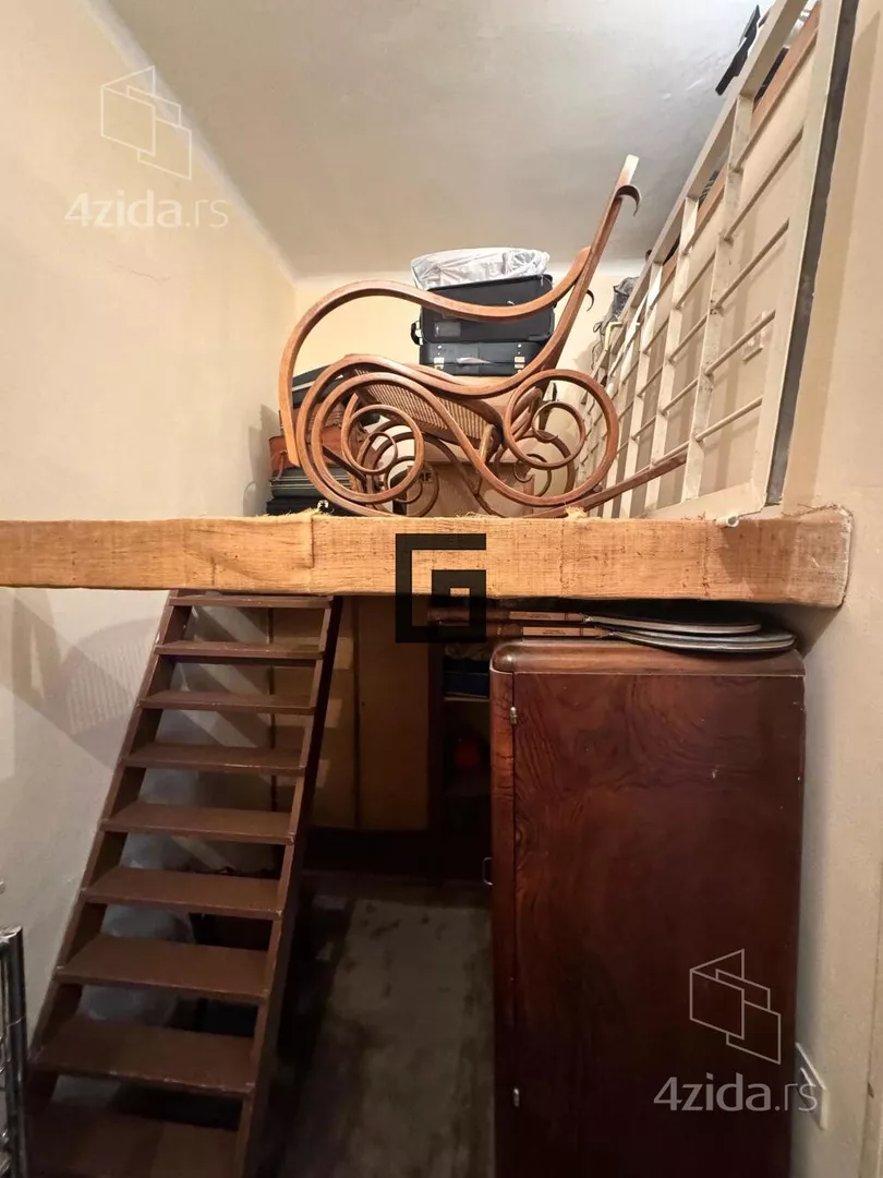 Šestosoban stan | 4zida