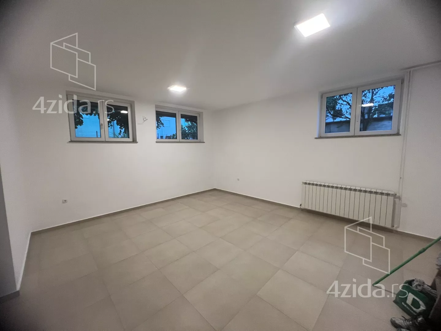 Poslovni prostor | 4zida