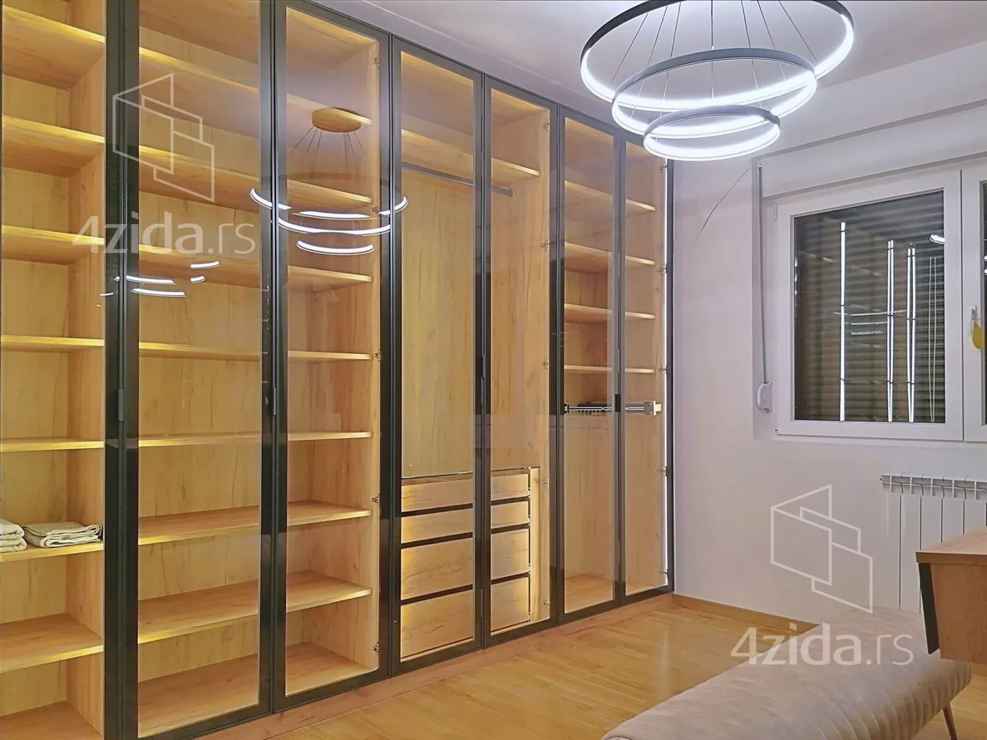 Troiposoban stan | 4zida