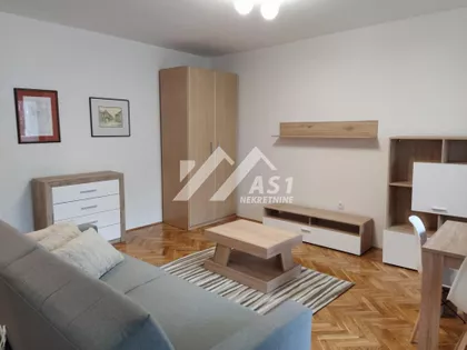 Petra Drapšina | 4zida.rs