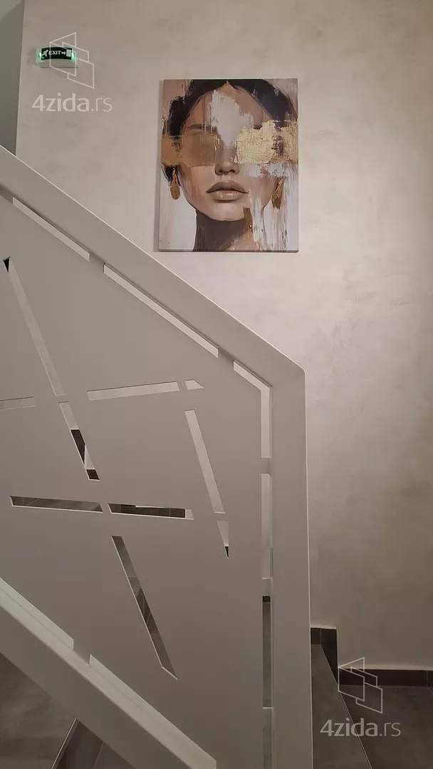 Poslovna zgrada | 4zida