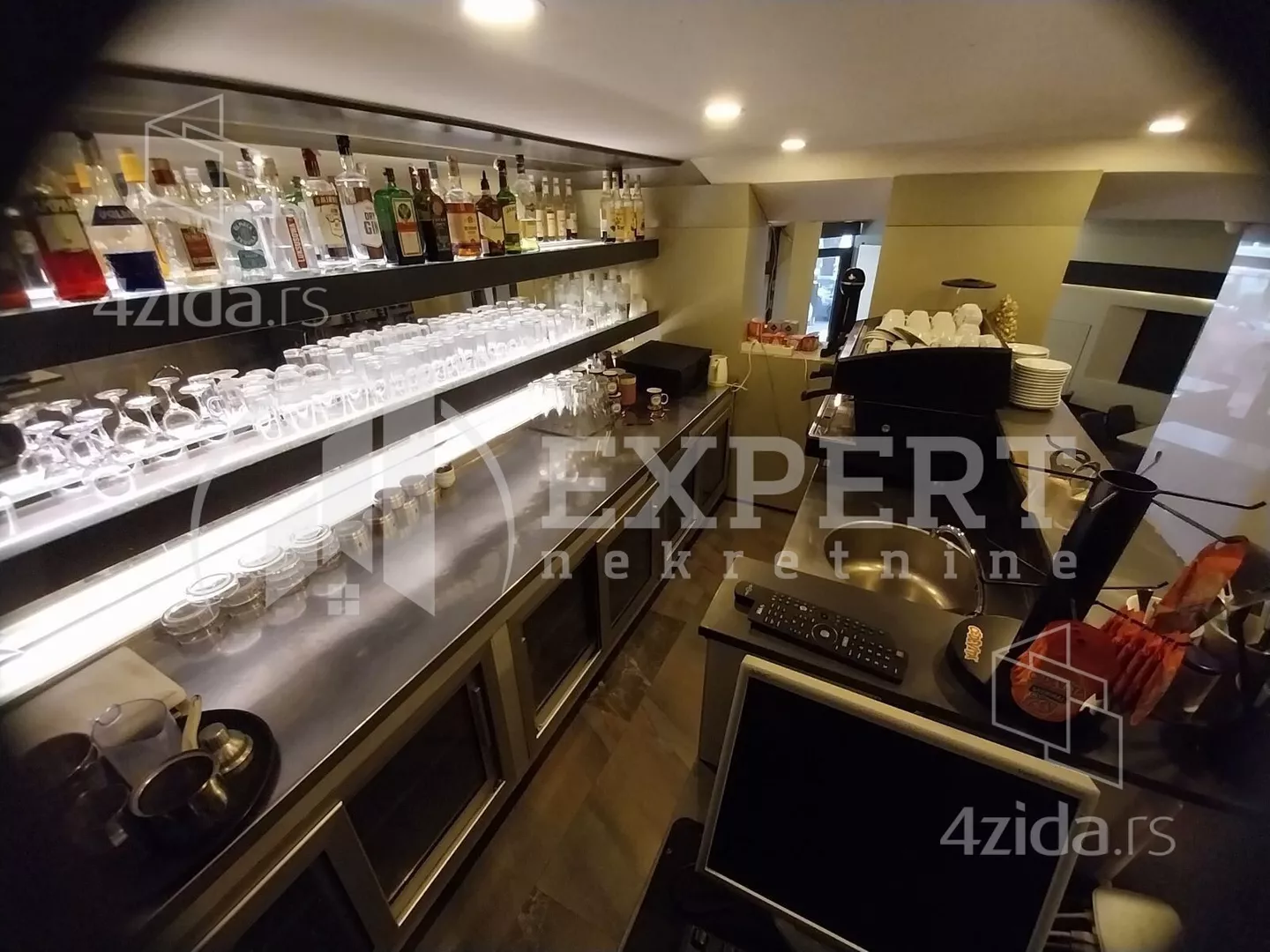 Lokal | 4zida