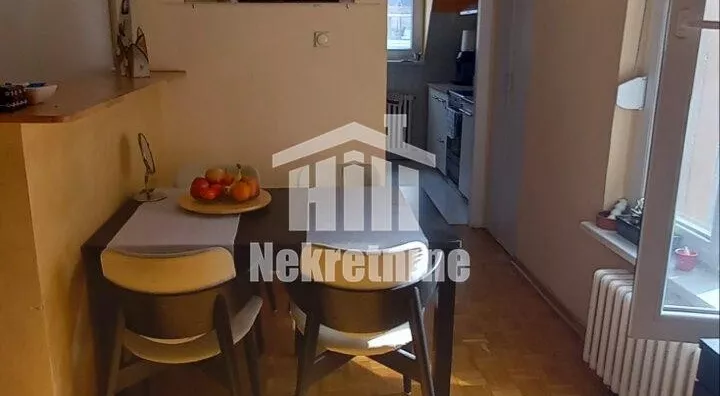 Četvoroiposoban stan | 4zida