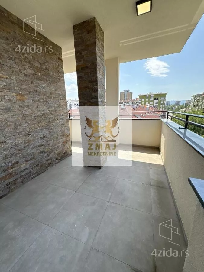 Šestosoban stan | 4zida