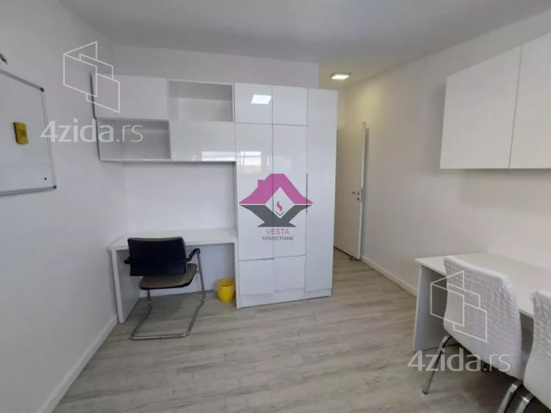 Četvoroiposoban stan | 4zida