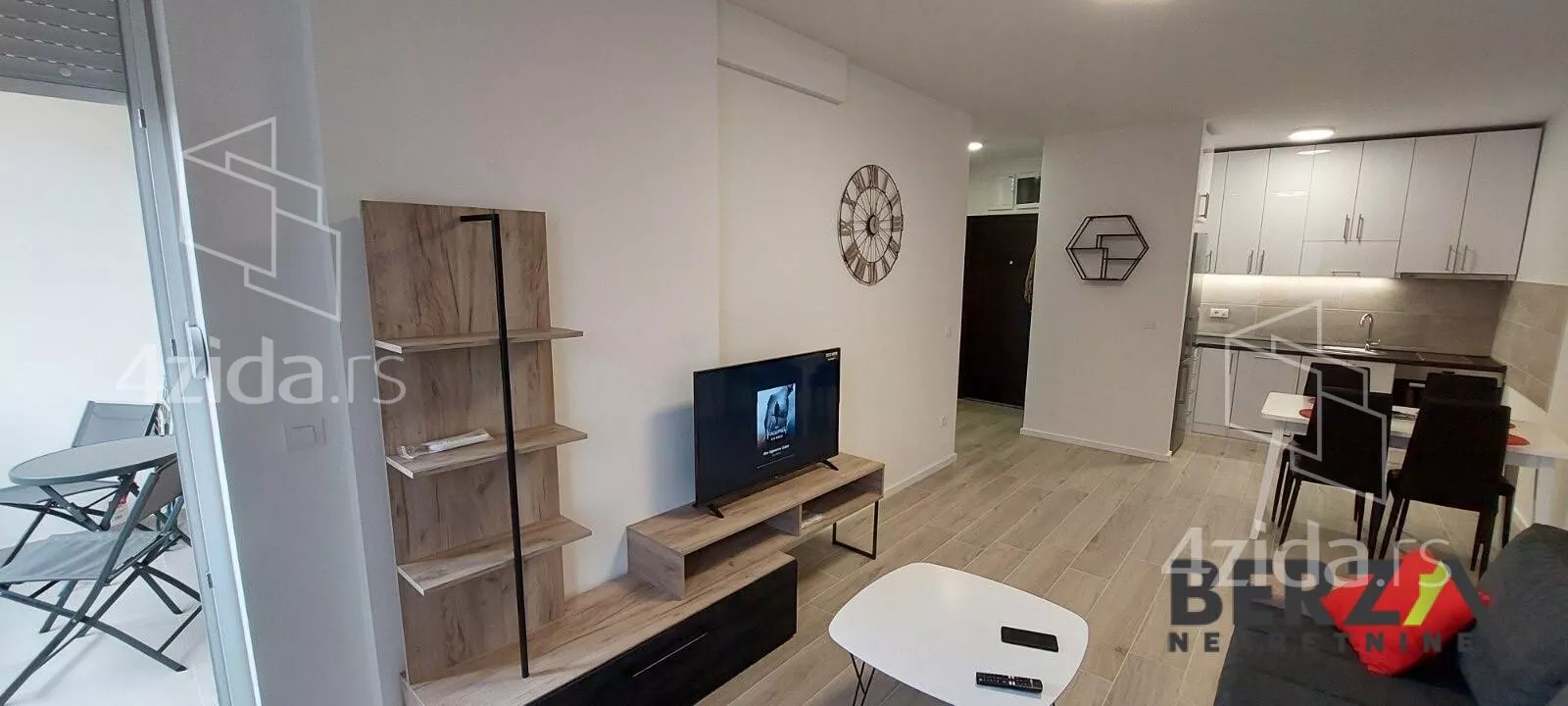 Jednoiposoban stan | 4zida